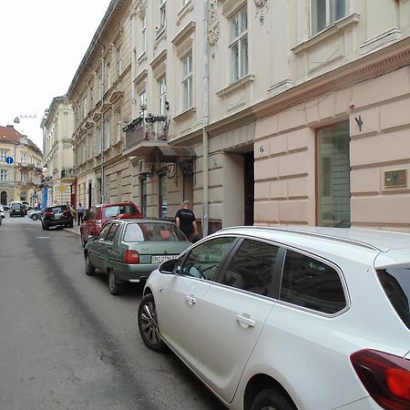 Apartment On Voloshyna Lemberg Exterior foto